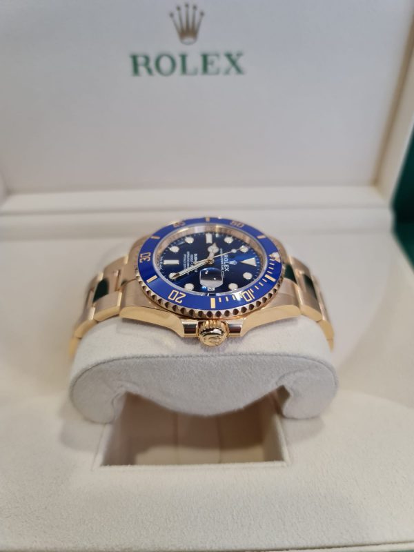 Rolex Oyster Perpetual Date Submariner Blue and Gold Side image